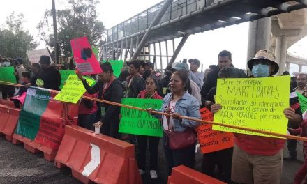 Autopista México-Cuernavaca fue bloqueada por manifestantes en pleno puente