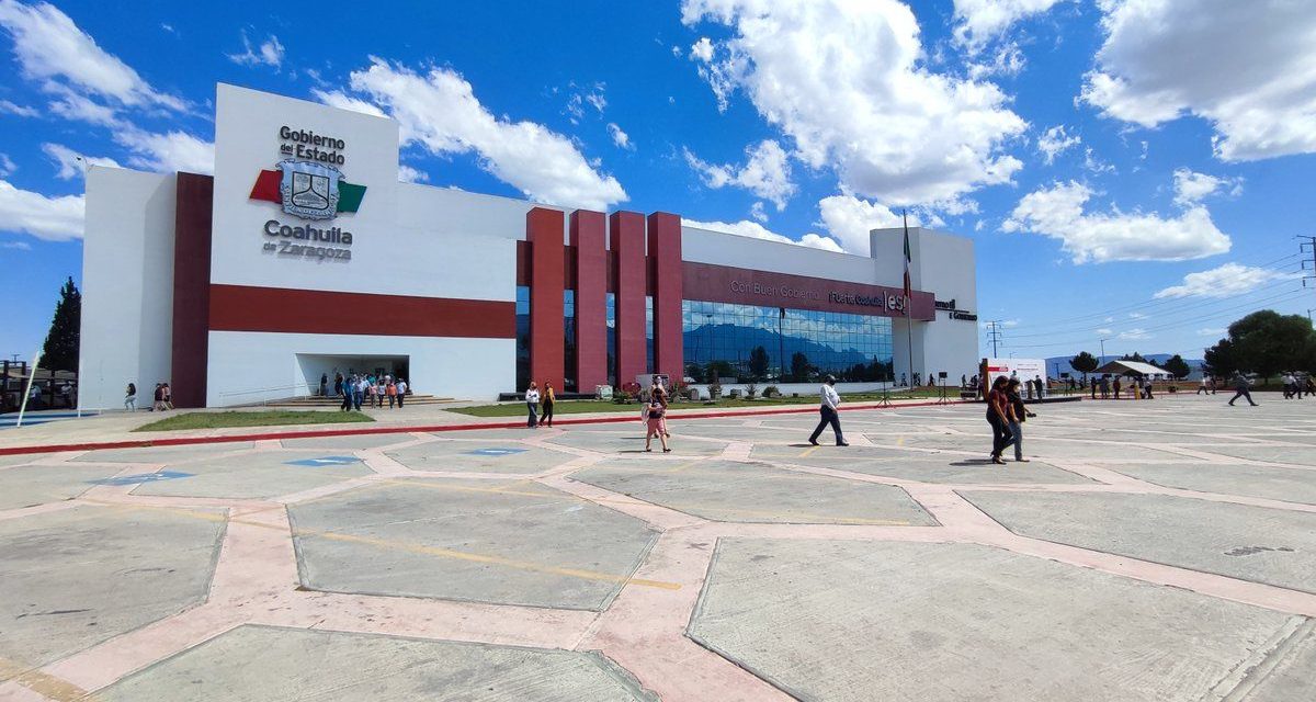 Evacuan a 800 empleados del Centro de Gobierno