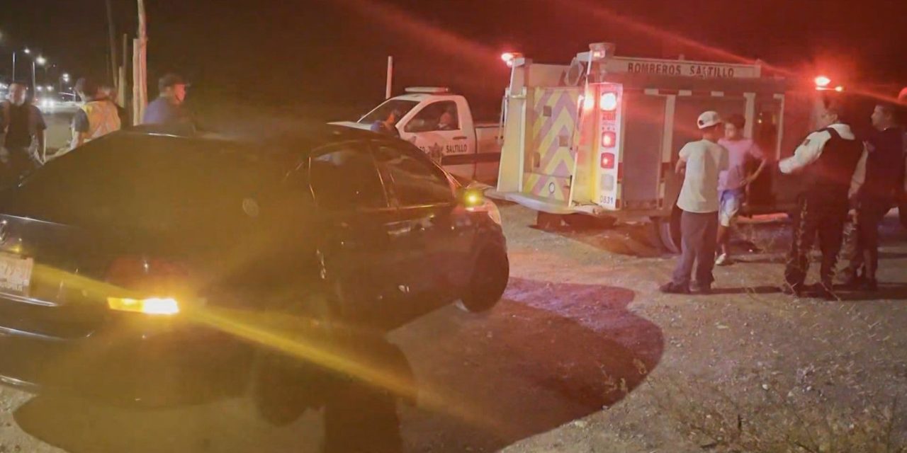 Choca con camión de Bomberos en Saltillo
