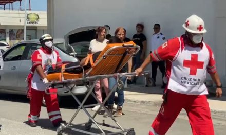 Ignora alto y derriba a motociclista al norte de Saltillo