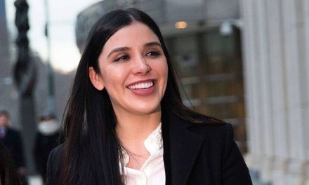 Emma Coronel, esposa de ‘El Chapo’, aparece en fiesta tras su liberación