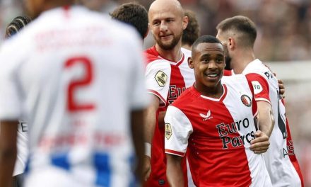 Sanción a ‘Santi’ Giménez impacta al Feyenoord en inicio de la Champions League