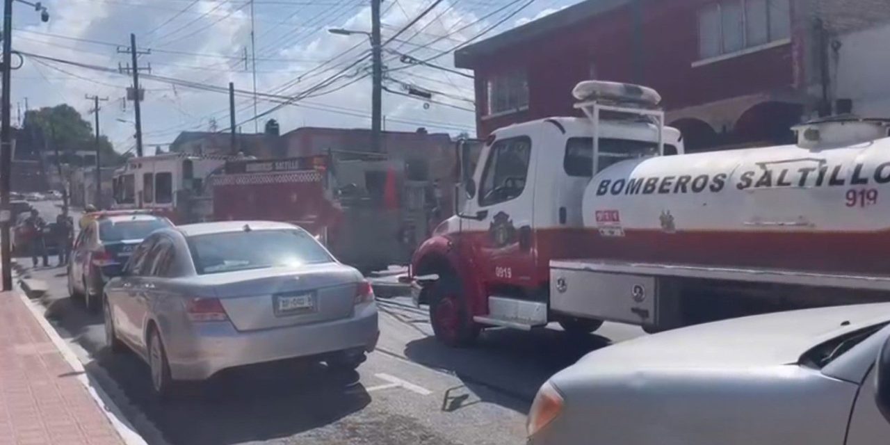 Se incendia casa abandonada en el centro de Saltillo