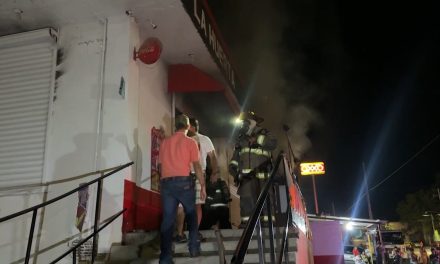 Saltillo:  Se incendia minisuper en Teresitas