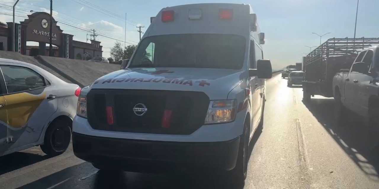 Motociclista se accidenta en puente de Saltillo