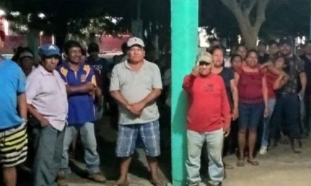 Retienen a funcionarios en Oaxaca como protesta por abandono de alcaldesa