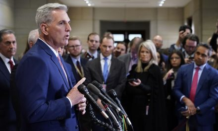Republicanos quieren castigar a inmigrantes y ampliar seguridad fronteriza