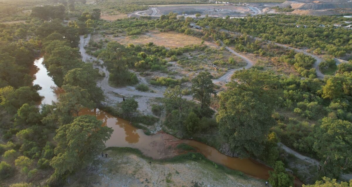Agua rojiza en río Sabinas no representa riesgo sanitario