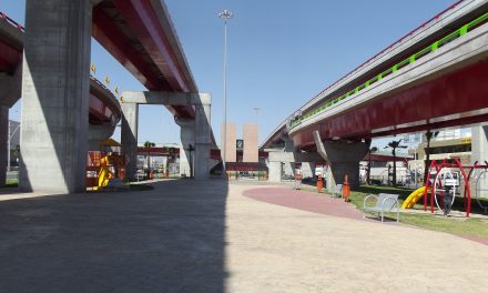 Equipo de CFE en periférico ocasiona accidentes en Distribuidor Vial El Sarape
