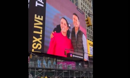 Sorprende y causa polémica un anuncio de Claudia Sheinbaum en  las pantallas de Times Square