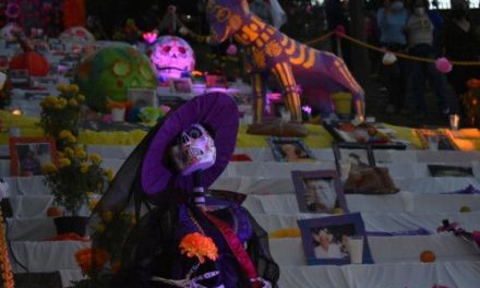 Alumbrarán panteón de Nadadores por Día de Muertos 