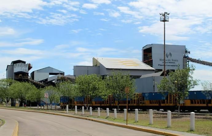 Embargan Mina 7 de AHMSA por adeudos salariales