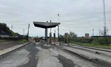 Levantan bloqueos en accesos de AHMSA