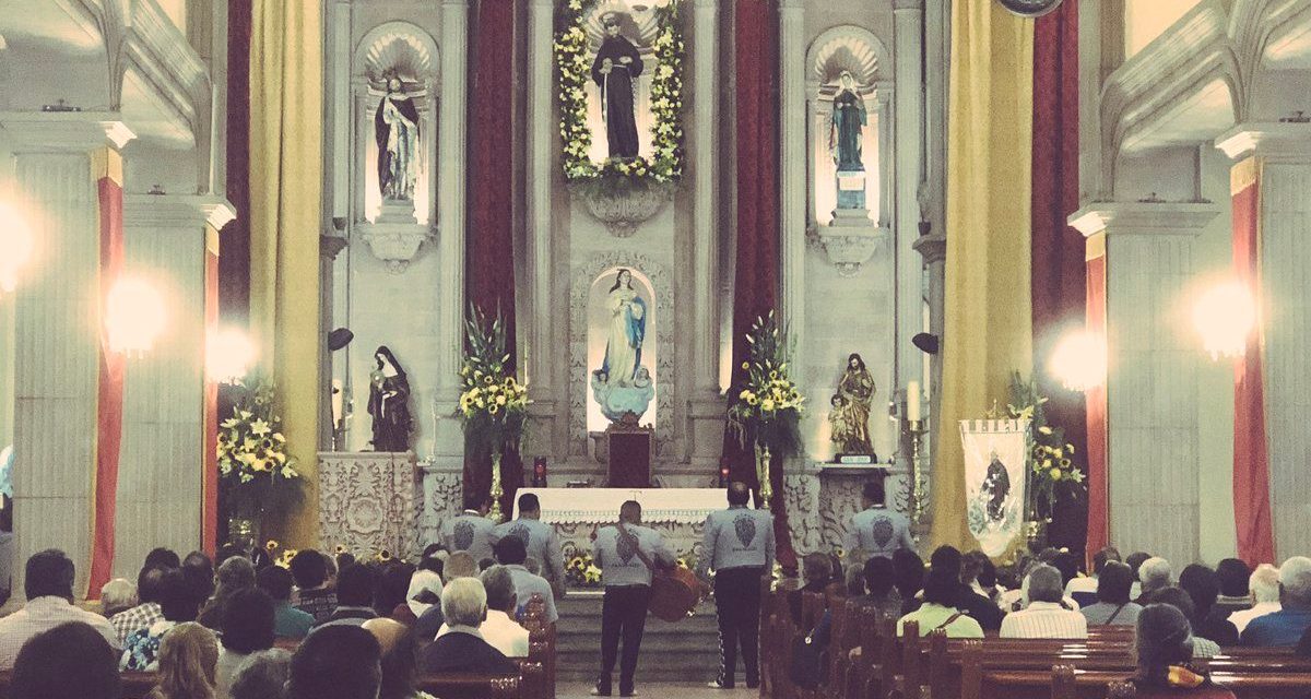 Veneran saltillenses a San Francisco de Asís