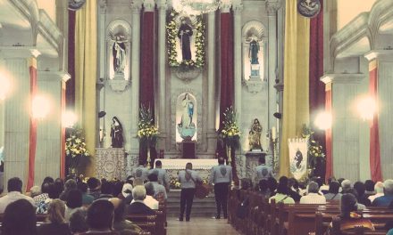 Veneran saltillenses a San Francisco de Asís