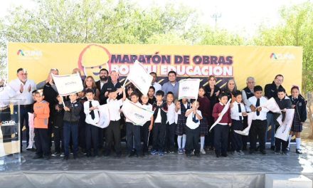 Cumple Acuña con entrega de obras en escuelas