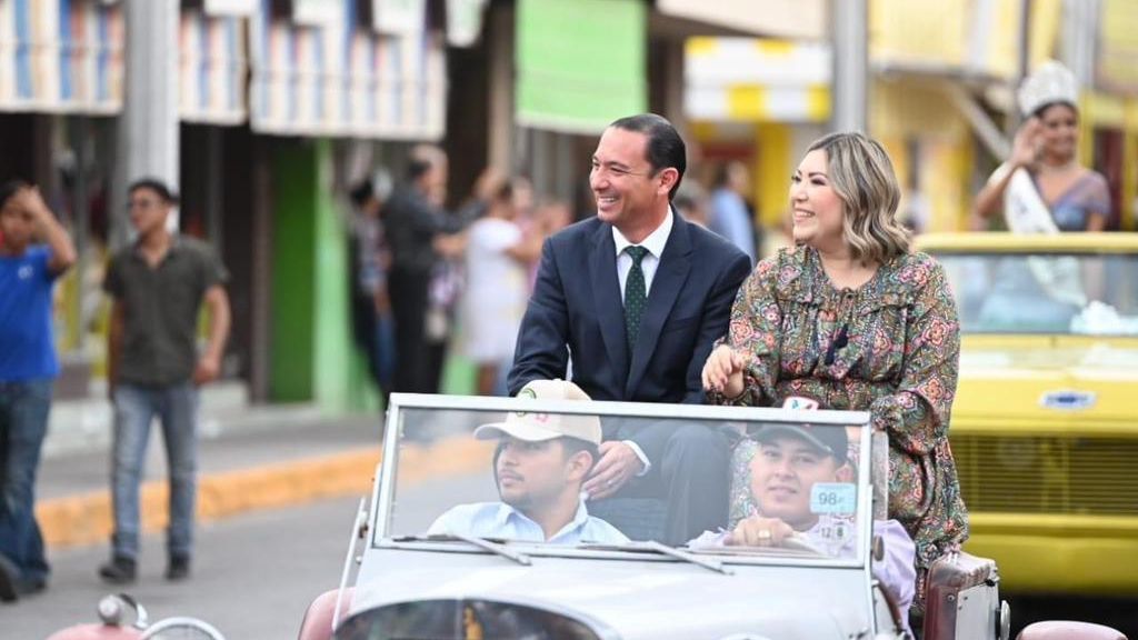 Celebran el Desfile de la Amistad en Acuña