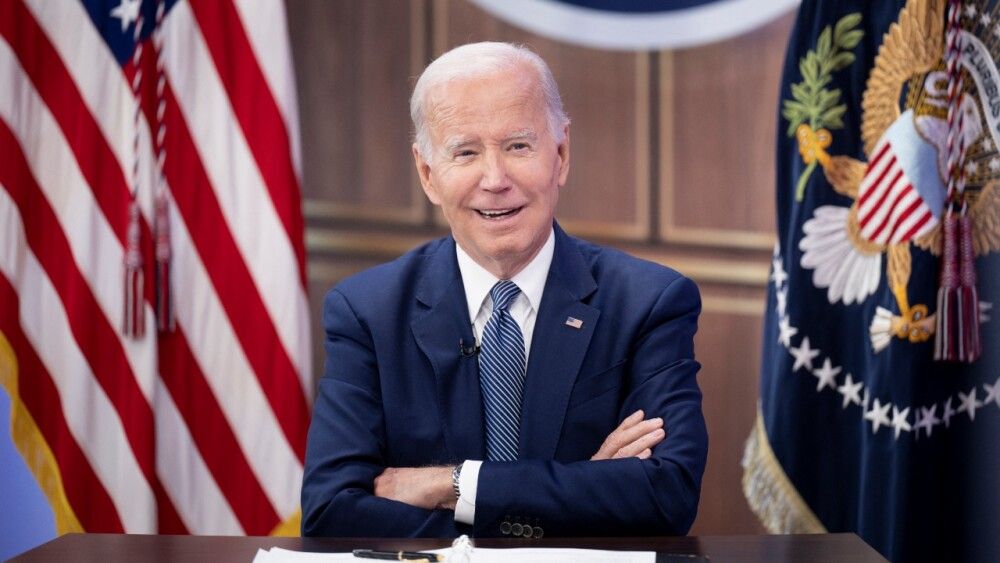 Índice de desaprobación de Biden alcanza el 56%