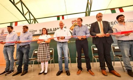 Entrega Román Cepeda techumbre en el colegio Mano Amiga