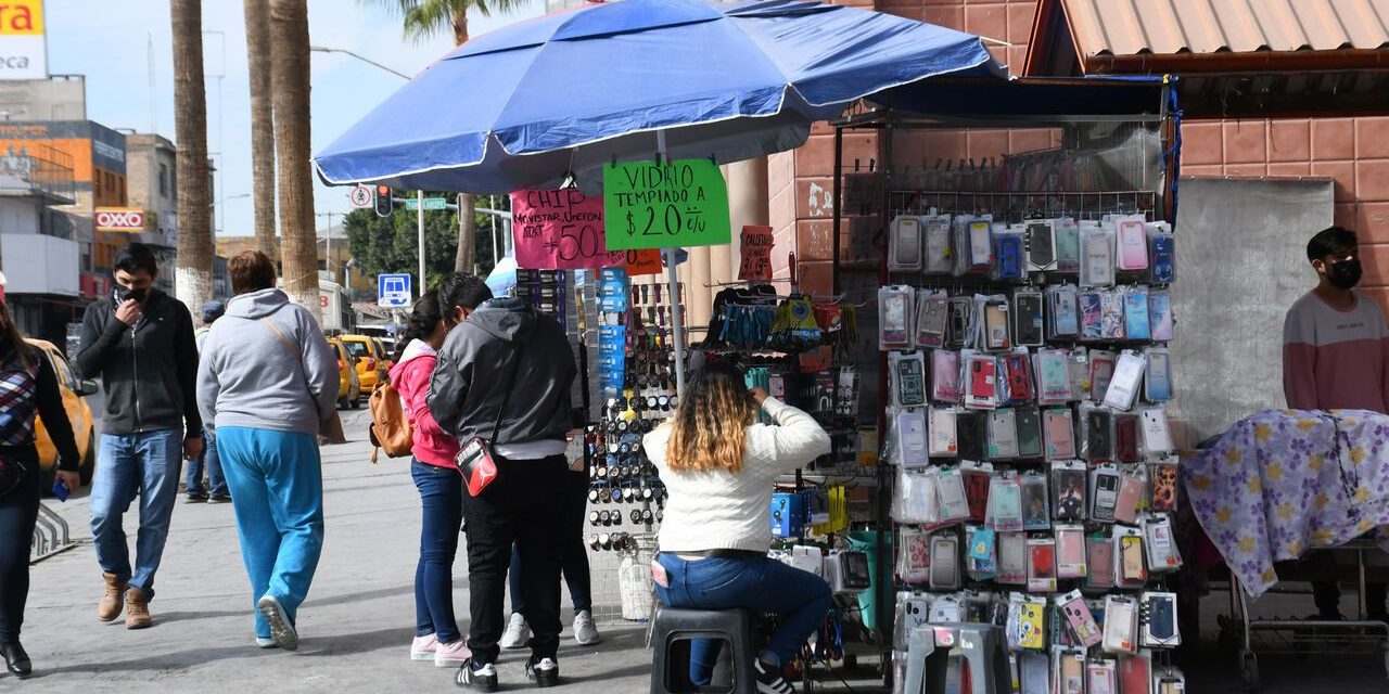 Instan a vendedores a regularizar actividades comerciales