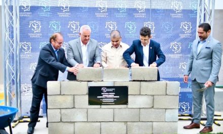 Colocan primera piedra de nuevo hospital en Torreón