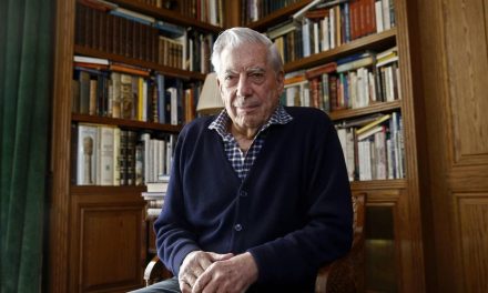 Ya en librerías, la nueva y última novela de Mario Vargas Llosa