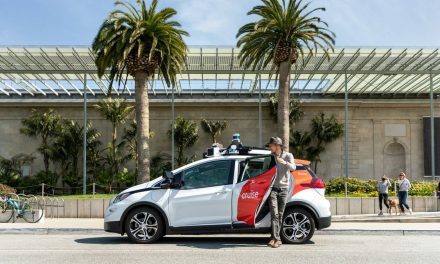 Retiran taxis autónomos de California por siniestros viales