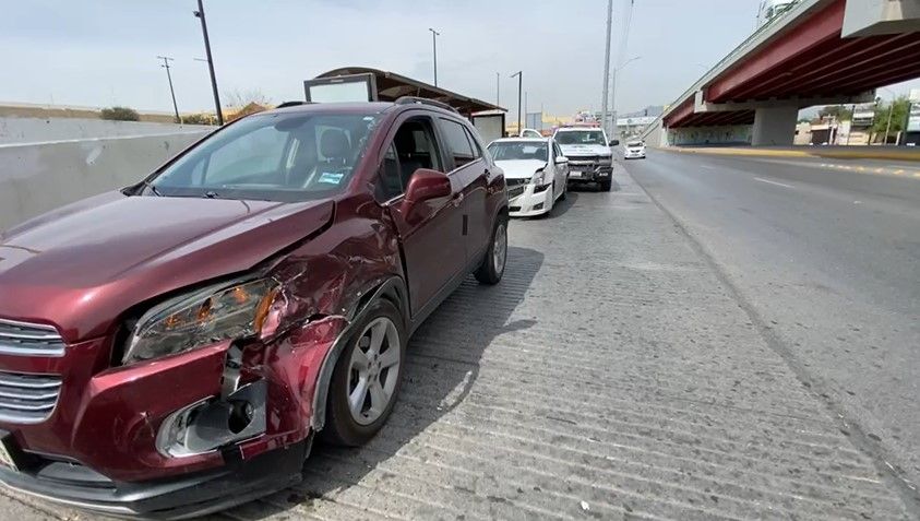 No respeta luz roja y provoca accidente en Saltillo
