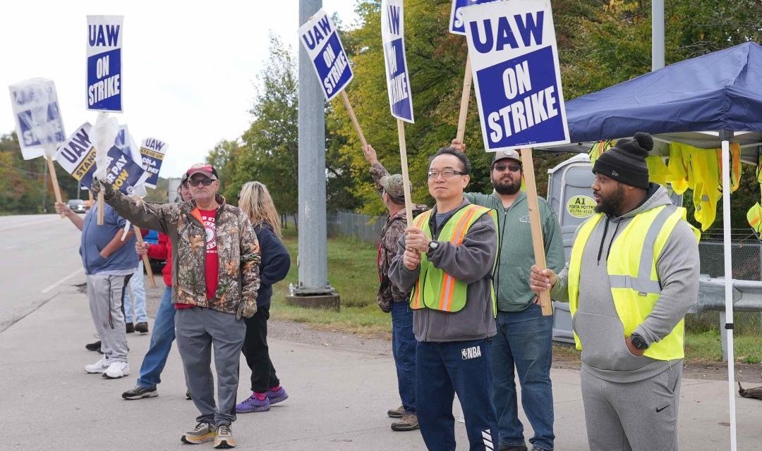 El sindicato UAW y Ford acuerdan poner fin a la huelga después de 41 días