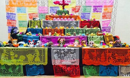Congreso del Estado instala altar de muertos