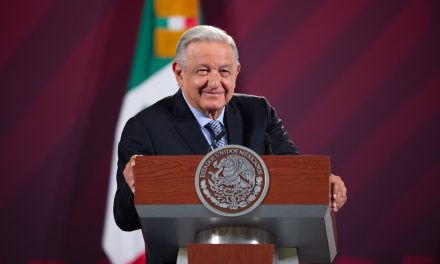AMLO afirma que para el 2025 se demostrará que bajó más la pobreza en México