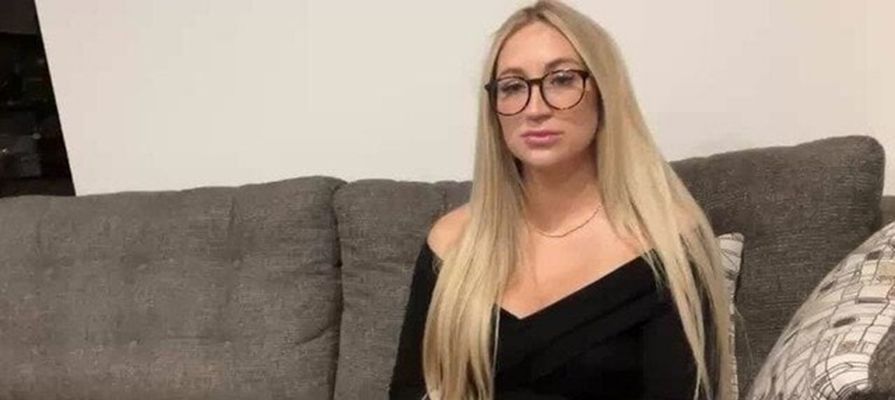 Suspenden a maestra por abrir una cuenta de OnlyFans