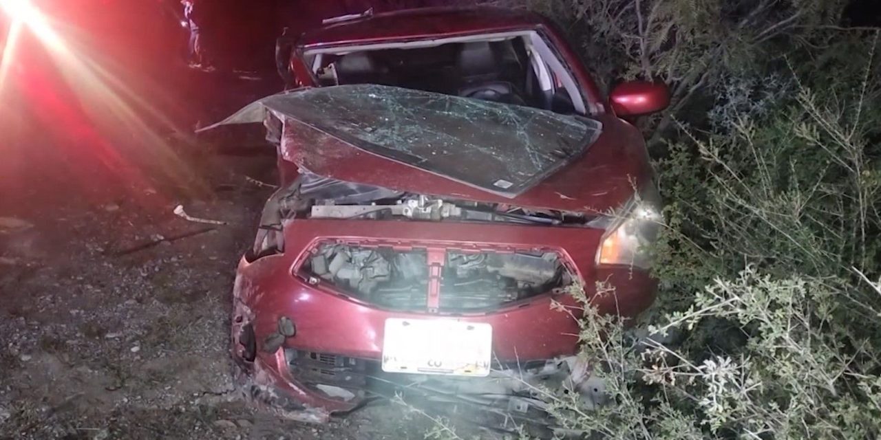 Caballo ocasiona volcadura; deja cuatro personas lesionadas en Parras