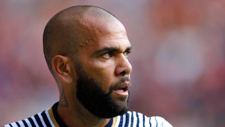 Esposa de Dani Alves lo abandona en prisión… ‘para mí ha muerto’