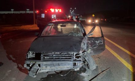 Dormita, invade carril y chocó contra transporte de personal en Saltillo
