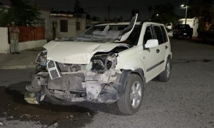 Ebrio huye tras protagonizar choque en Saltillo