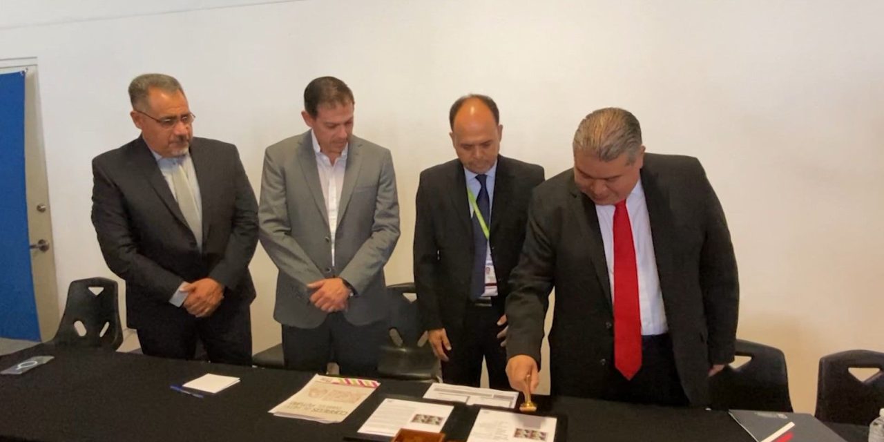 Cancelan estampilla postal por aniversario del IFT en la Facultad de Sistemas de la UAdeC