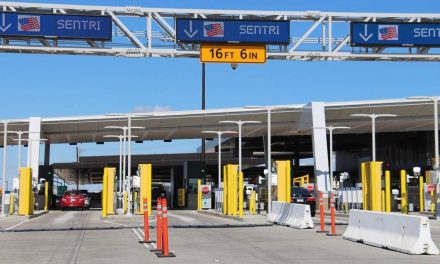 Texas reinstala retenes en la frontera de Nuevo León
