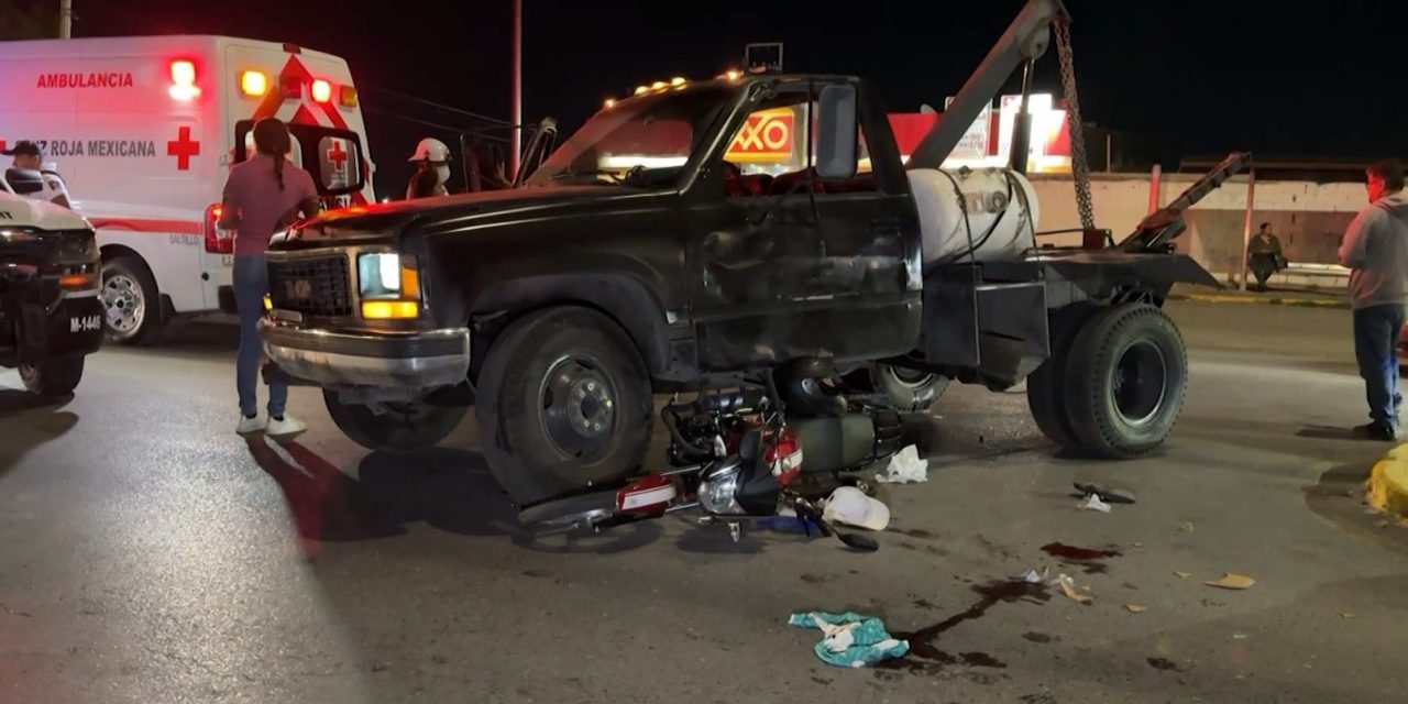 Hermanos quedan lesionados tras choque en Saltillo