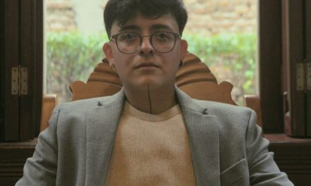 Lázaro Izael, poeta saltillense, gana el Premio Hispanoamericano de Poesía para la Infancia 2023
