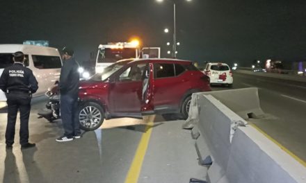Saltillo: Se estrella contra el muro, afectó vialidad en ambos sentidos