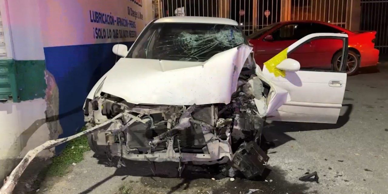 Mezclar alcohol y velocidad termina mal para dos personas que terminan heridos tras choque en Saltillo