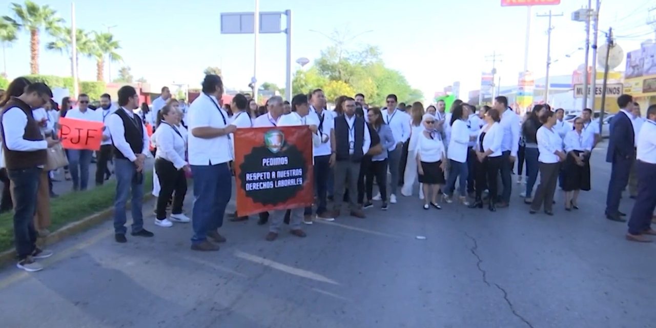 Trabajadores del Poder Judicial de la Federación en Torreón realizan protesta