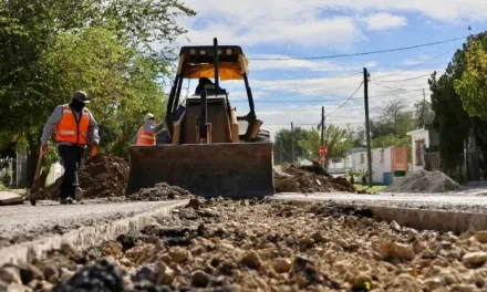 Vigila Diana Haro trabajos en subcolector Galeana en Sabinas