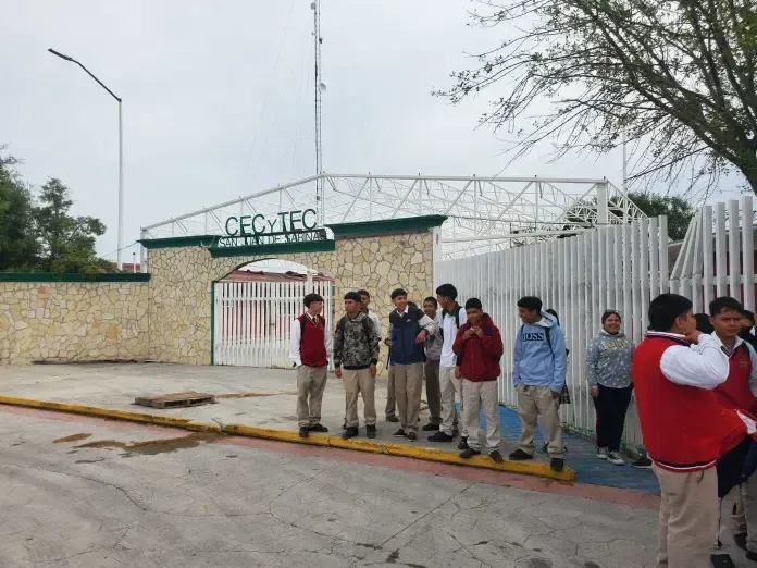 Avanza en tiempo obra de techumbre en el Cecytec de San Juan de Sabinas