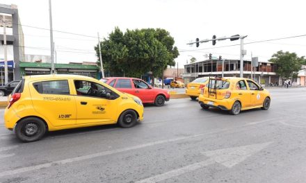 Supervisan autobuses, taxis y camiones de carga ligera en Torreón
