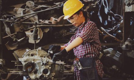 Reconoce Chema Fraustro a la mujer en la industria