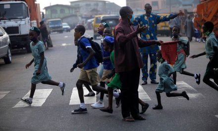 Hombres armados matan a doce alumnos de una escuela en una procesión en Nigeria