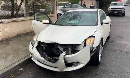 Se pasa alto y ocasiona choque en Saltillo