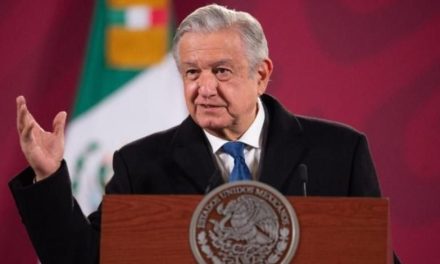 Acusa AMLO a la SCJN de hipocresía y doble discurso por no entregar fideicomisos a Guerrero